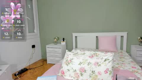 Snapshot of naia_7 chatting on October 26, 2025, 12:38 am Mile online show from October 26, 2025, 12:38 am