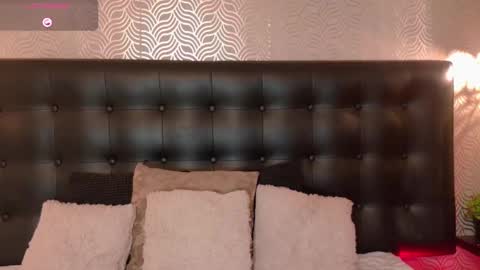 Snapshot of naiaramasson_ chatting on September 17, 2025, 12:07 pm naiaramasson_ online show from September 17, 2025, 12:07 pm