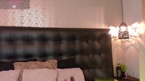 Snapshot of naiaramasson_ chatting on September 19, 2025, 12:06 pm naiaramasson_ online show from September 19, 2025, 12:06 pm