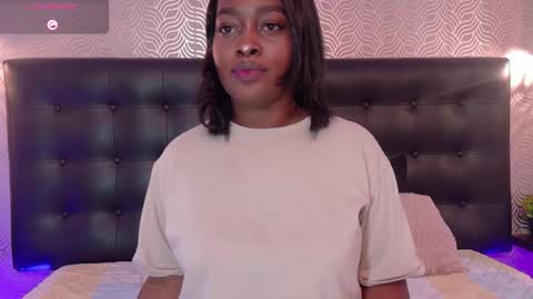 Snapshot of naiaramasson_ chatting on September 29, 2025, 12:21 pm naiaramasson_ online show from September 29, 2025, 12:21 pm