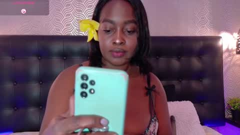 Snapshot of naiaramasson_ chatting on October 2, 2025, 12:12 pm naiaramasson_ online show from October 2, 2025, 12:12 pm