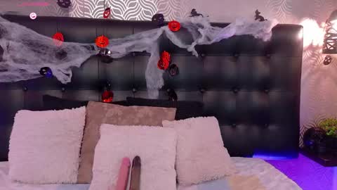 Snapshot of naiaramasson_ chatting on October 28, 2025, 12:09 pm naiaramasson_ online show from October 28, 2025, 12:09 pm