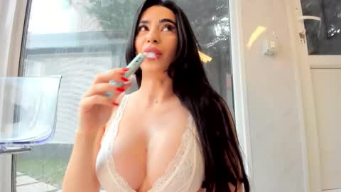 Snapshot of naila18 chatting on March 25, 2026, 7:03 am Naila online show from March 25, 2026, 7:03 am