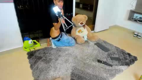  N A I M T H E  K I N G  online show from March 15, 2026, 7:03 am