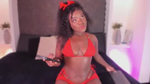 naina deivis33 online show from June 24, 2026, 4:00 am
