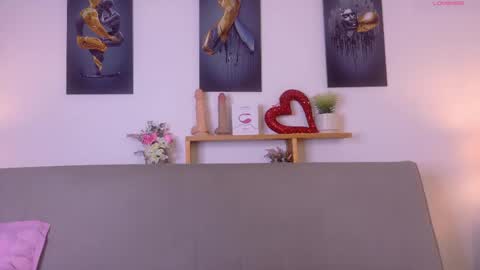 nairagold_ online show from May 24, 2026, 12:37 am