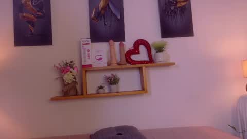 nairagold_ online show from June 14, 2026, 12:41 am