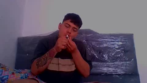 naisha and axel2 online show from February 7, 2026, 6:44 pm