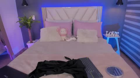 Snapshot of naishaford_1 chatting on April 9, 2026, 5:40 am Naisha Ford online show from April 9, 2026, 5:40 am