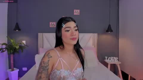 Snapshot of naishaford_1 chatting on June 19, 2026, 5:12 am Naisha Ford online show from June 19, 2026, 5:12 am