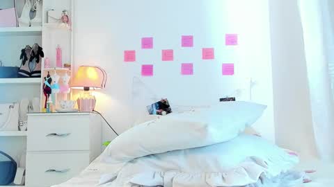 Naissha online show from October 18, 2025, 3:02 pm