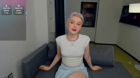 Snapshot of nakishacroshaw chatting on September 18, 2025, 11:45 am Kate online show from September 18, 2025, 11:45 am