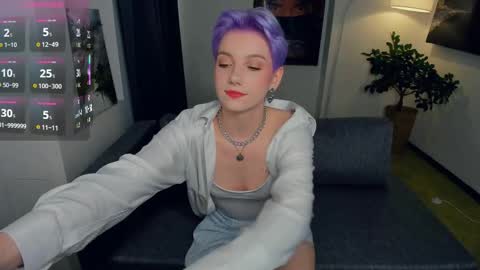 Snapshot of nakishacroshaw chatting on September 24, 2025, 11:24 am Kate online show from September 24, 2025, 11:24 am