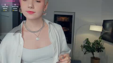 Snapshot of nakishacroshaw chatting on October 26, 2025, 11:49 am Kate online show from October 26, 2025, 11:49 am