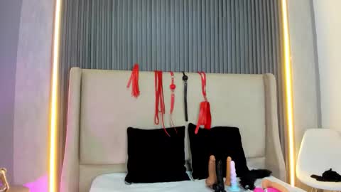 NalaRoux online show from February 3, 2026, 3:48 am