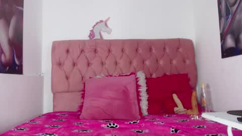 NALAROY online show from October 8, 2025, 5:27 am