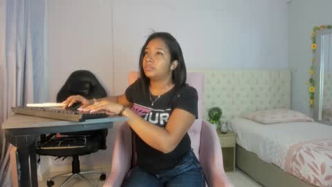 nami_sam online show from December 5, 2024, 12:33 pm