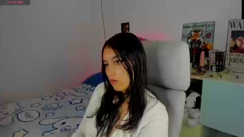 nami_white online show from September 19, 2025, 3:34 pm