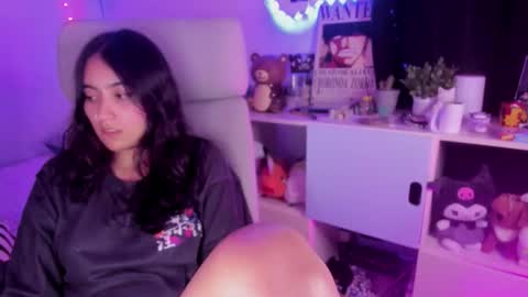 nami_white online show from October 2, 2025, 2:18 am