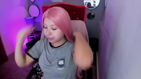 namiko_park online show from February 17, 2025, 4:04 pm