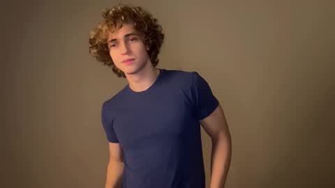 Snapshot of namiraaxel chatting on October 30, 2025, 8:20 pm Georges online show from October 30, 2025, 8:20 pm