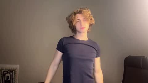 Snapshot of namiraaxel chatting on November 8, 2025, 8:18 pm Georges online show from November 8, 2025, 8:18 pm