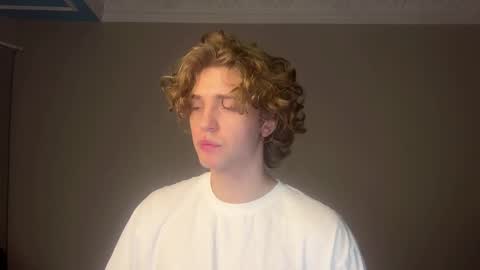 Snapshot of namiraaxel chatting on November 13, 2025, 8:19 pm Georges online show from November 13, 2025, 8:19 pm