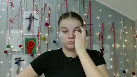 Nana online show from December 2, 2025, 8:08 am