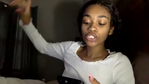 Snapshot of nanaonn chatting on April 15, 2026, 6:37 pm nanaonn online show from April 15, 2026, 6:37 pm