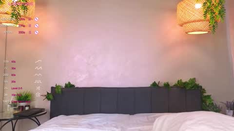 Luna online show from September 18, 2025, 5:31 am