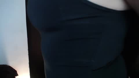 Snapshot of nani_gutierrez chatting on March 7, 2025, 2:46 am Nani online show from March 7, 2025, 2:46 am