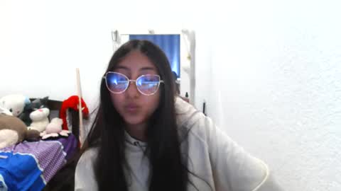 nanilux_1 online show from September 10, 2025, 11:49 pm