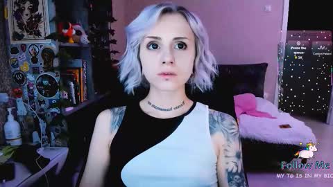 Monday-Friday 12-4 AM and 6-9 AM New York time online show from December 4, 2025, 8:17 pm