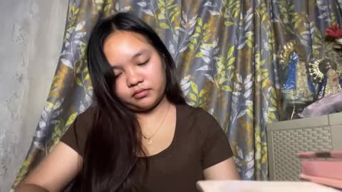 Sophie online show from May 18, 2026, 3:40 pm