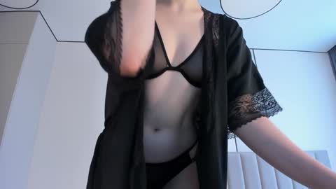 Naomi online show from February 3, 2025, 4:57 am