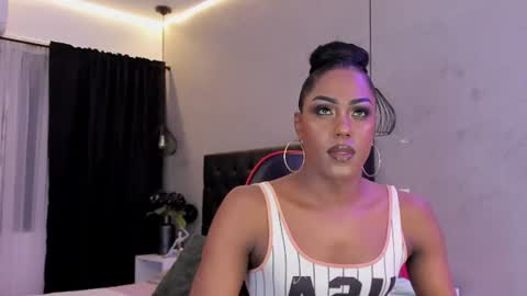 Snapshot of naomi__blair chatting on August 5, 2026, 3:09 am Naomi Blair online show from August 5, 2026, 3:09 am