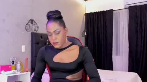 Snapshot of naomi__blair chatting on August 6, 2026, 3:19 am Naomi Blair online show from August 6, 2026, 3:19 am