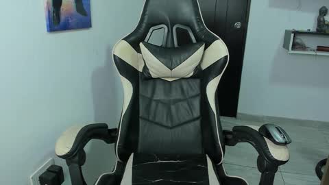 naomi_berckley online show from September 25, 2025, 7:56 am