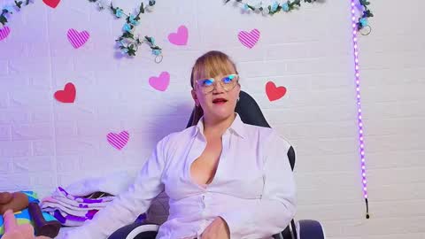 Naomi online show from September 10, 2025, 12:38 pm