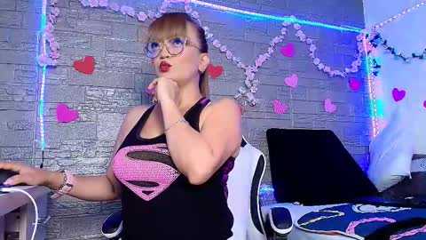 Snapshot of naomi_diamond_ chatting on November 29, 2025, 11:24 am Naomi online show from November 29, 2025, 11:24 am