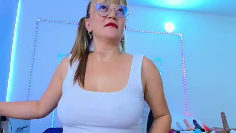 Snapshot of naomi_diamond_ chatting on May 30, 2026, 11:18 am Naomi online show from May 30, 2026, 11:18 am
