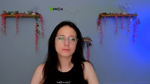 naomi_fox__ online show from May 12, 2026, 4:59 pm