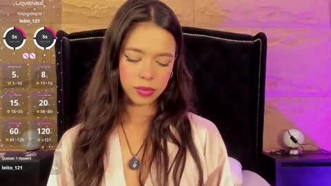 Snapshot of naomi_hill1 chatting on November 12, 2025, 10:30 pm Naomi online show from November 12, 2025, 10:30 pm