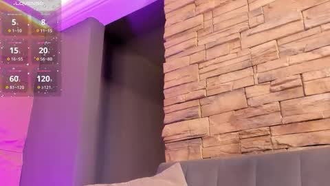 Snapshot of naomi_hill1 chatting on November 26, 2025, 2:12 am Naomi online show from November 26, 2025, 2:12 am