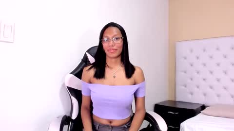 naomi_keen online show from September 28, 2025, 3:23 am