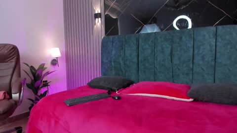 Naomi online show from February 21, 2026, 12:06 pm