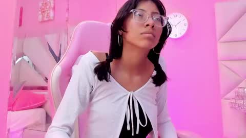 naomi_sara online show from September 8, 2025, 8:41 pm