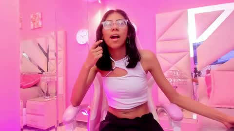 naomi_sara online show from September 9, 2025, 6:40 pm
