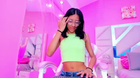naomi_sara online show from September 10, 2025, 7:47 pm