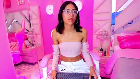 naomi_sara online show from September 11, 2025, 7:14 pm